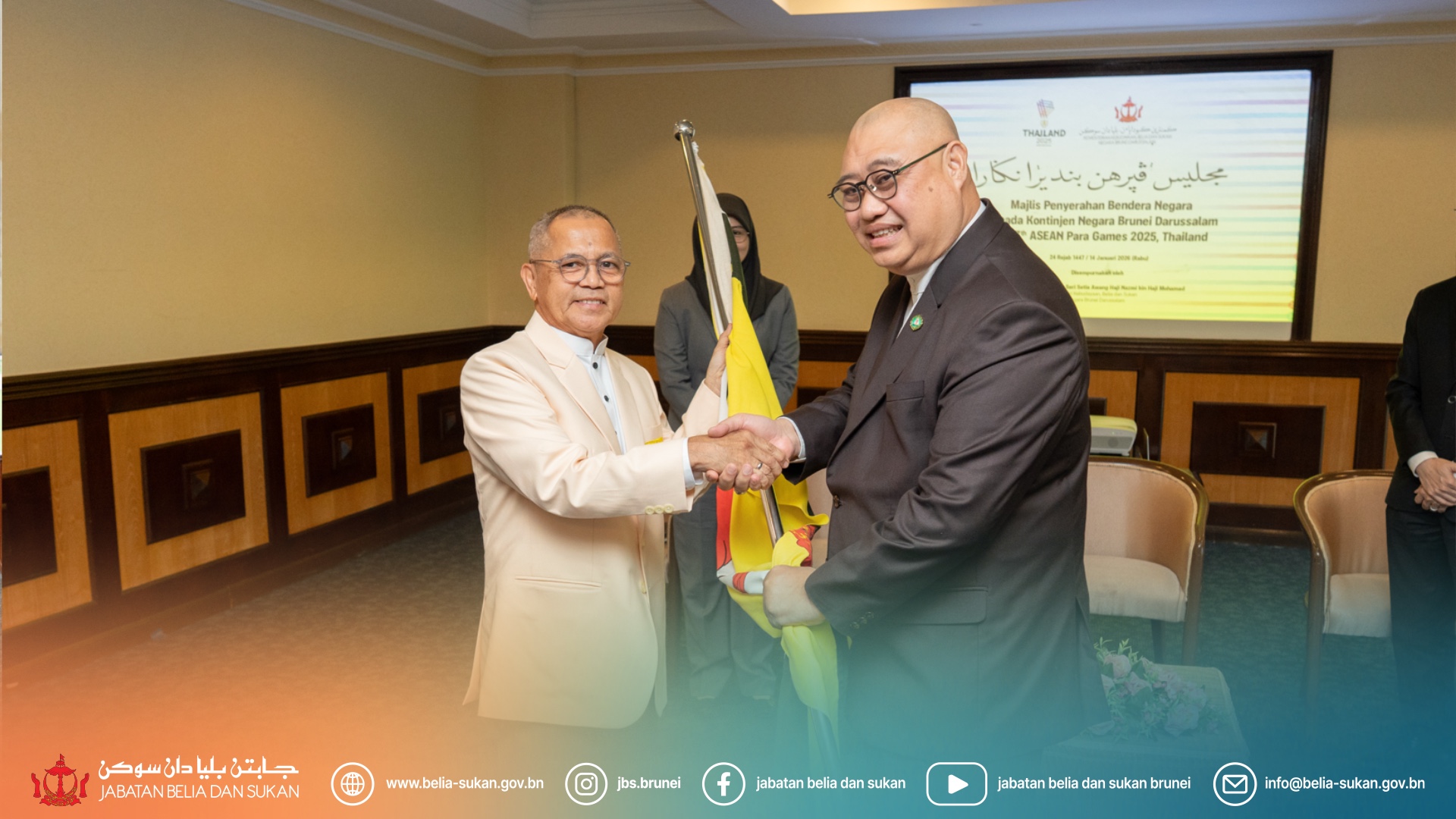 7_JBS_PenyerahanBenderaPARAGames.jpg