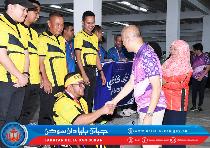 Majlis penyerahan pingat bagi rumah-rumah sukan KKBS p3.jpg